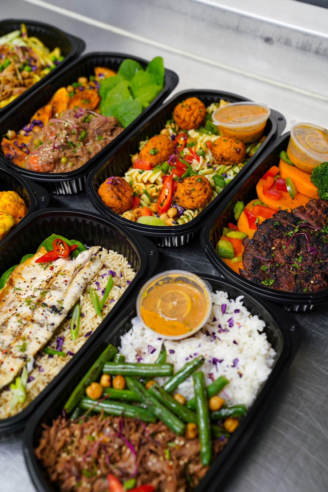 Selection of high-protein and low-carb corporate meals delivered in Leighton Buzzard for wellbeing and productivity